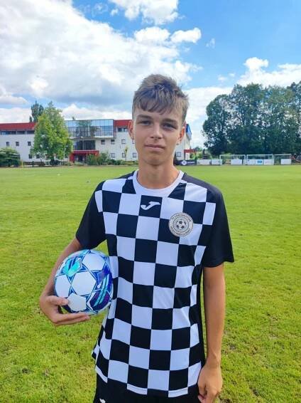 Nové tváře a tým mladšího dorostu. – FK LOKO Veseli