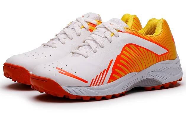 QUIVE SEGA Mid 25 Trainers Cricket Shoes
