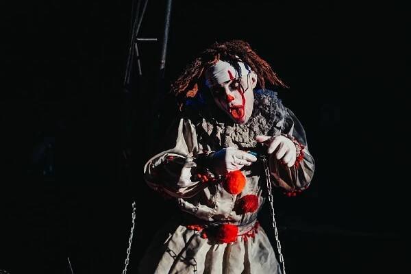 Hororový cirkus Ohana a klaun Špína představí novou brutální show na jihu