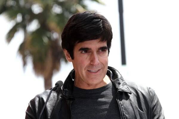 Kam zmizel David Copperfield? Žije, ale krásu a mládí si přičarovat neuměl. Je to smutný pohled
