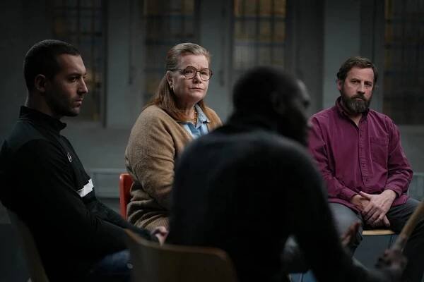 Dali Benssalah, Anne Benoît, Fred Testot - Je verrai toujours vos visages - Z filmu