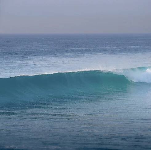 Surf waves at Portugal surfcamp - The Peak House