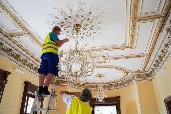 Rozsáhlá rekonstrukce Liebiegova paláce v Liberci se blíží ke konci.