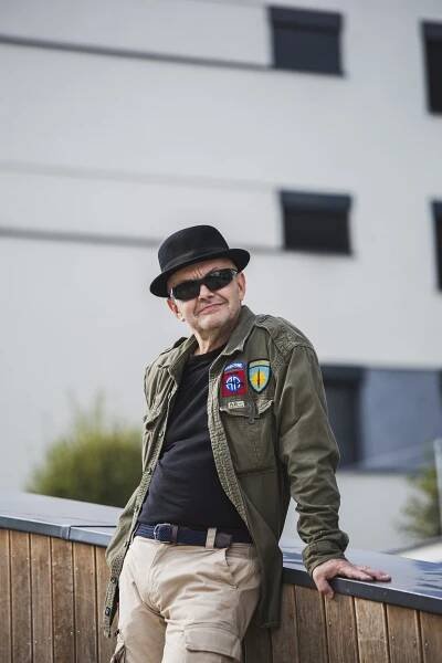 Robert Nebřenský - Krajinou soch - Sochy Davida Černého - Z filmu