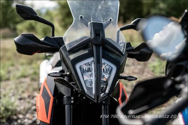 KTM 790 Adventure | Katalog motocyklů a motokatalog na Motorkáři.cz
