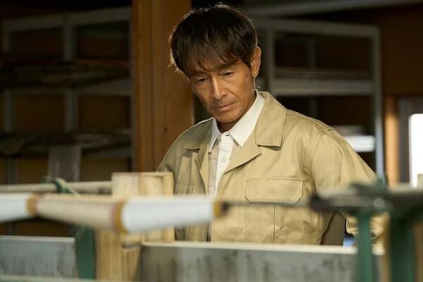 Eisaku Jošida - Bishu: Sekai de ičiban jasašii fuku - Z filmu