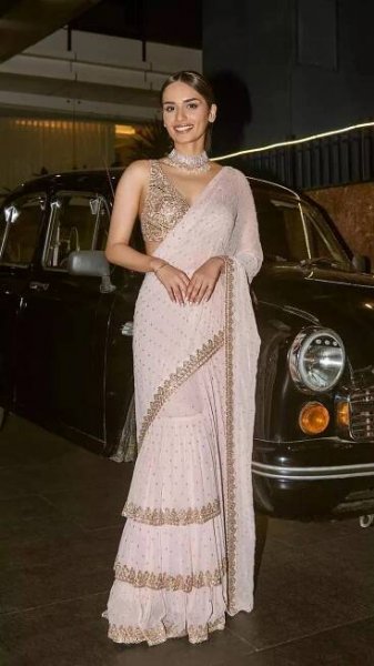 Manushi Chhillar showcases a stunning ethnic collection full of opulence