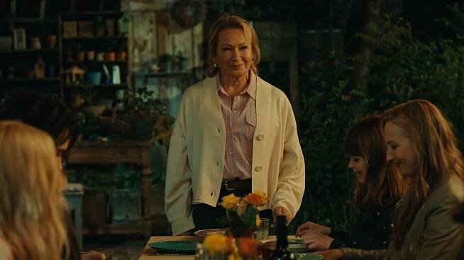 Dorottya Udvaros, Réka Tenki - Šla jsem si zaběhat - Z filmu