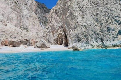 Turtle Island & Keri Caves - Βoat Rentals & Private Cruises on Zakynthos