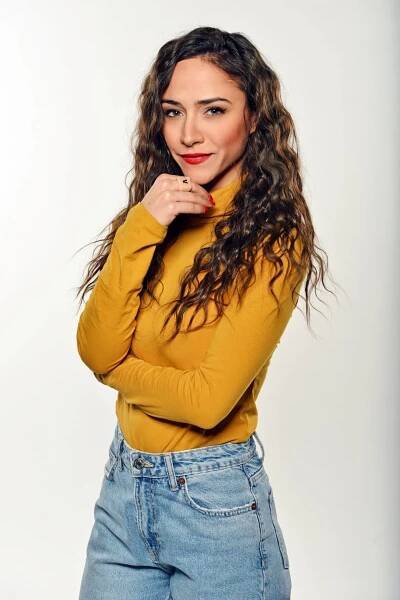 Takhle dopadla po roce v seriálu ZOO. Eva Burešová má totálně spálené vlasy! Dlouhá kštice bude muset pryč
