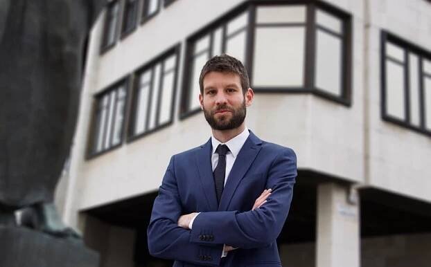 Michal Šimečka zrejme skončí na poste podpredsedu NR SR. Poslanci zo strany Hlas-SD chcú hlasovať za jeho odvolanie