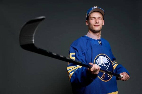 Na devátém místě letošního draftu NHL se umístil osmnáctiletý bek Radim Mrtka. Zájem projevil tým Buffalo Sabres.