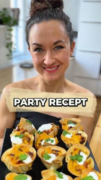 Rok 2023 je téměř za námi, což znamená pouze jedno... Silvestr je tady! 🎉 Pojď si připravit na tvůj párty stůl trochu Mexika a můžeš vyzkoušet tyto mexické košíčky, které jistě využiješ i v dalším roce, do kterého ti přeju dosažení všech tvých cílů a hlavně hodně zdraví! Týna 🥂 #snacky #vyzivne #silvestr #mlsani #slanedobroty #krupani #bramburky #krekry #krupky #jidelnicek #hubnuti #tuky #bilkoviny #jimezdrave