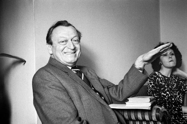 Galerie kulturních osobností Oldřicha Škáchy – Jednotlivé fotografie