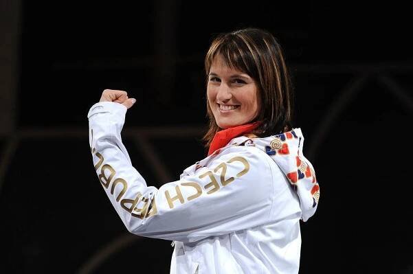 VIDEO: Olympijská kolekce odhalena. V Londýně zářily holínky, v Soči má ohromit beranice