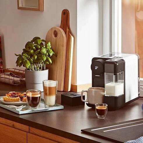 Kávovar na kapsuly Tchibo CAFISSIMO MILK 1350W 1,2L Biely Výkon 1350 W