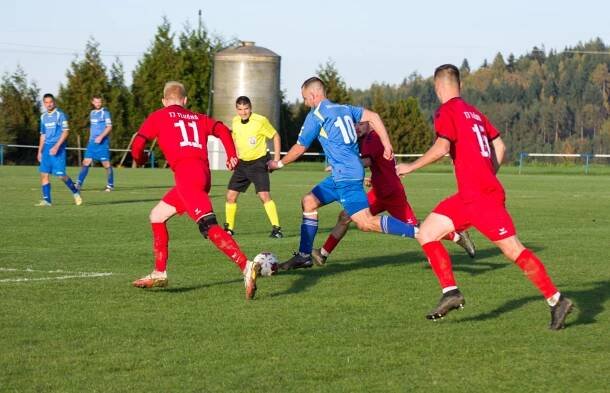 2022 - Fotbalový zápas TJ Slavoj Koloveč x TJ Tlučná - Městys Koloveč