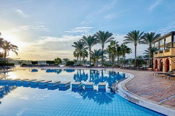 Steigenberger Coraya Beach Pool: Pictures & Reviews - Tripadvisor