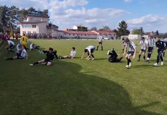 Starší žáci doma soupeře ze Žďáru nešetřili