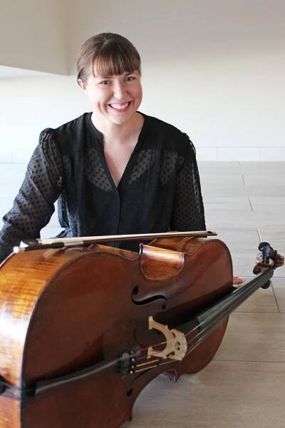 Amy Huzjak, cellist