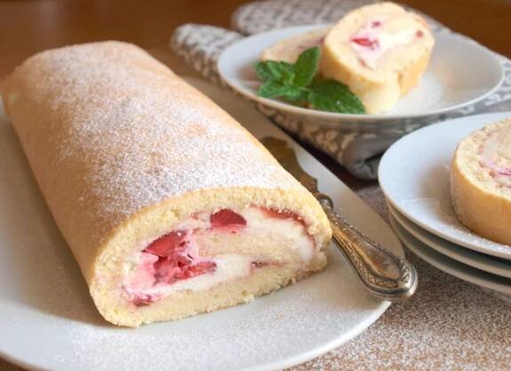 Jahodová roláda s mascarpone - Avec Plaisir