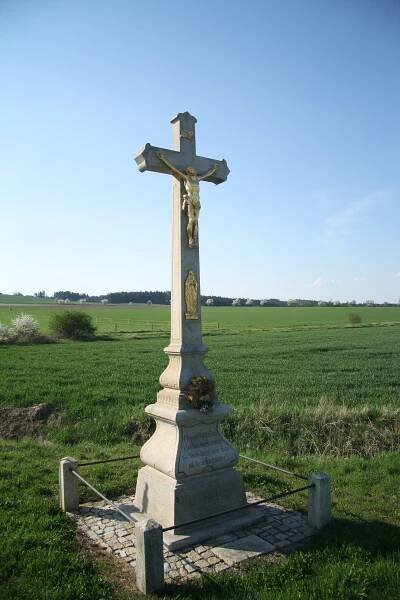 Soubor:Wayside cross near Báňovice, Jindřichův Hradec District.jpg