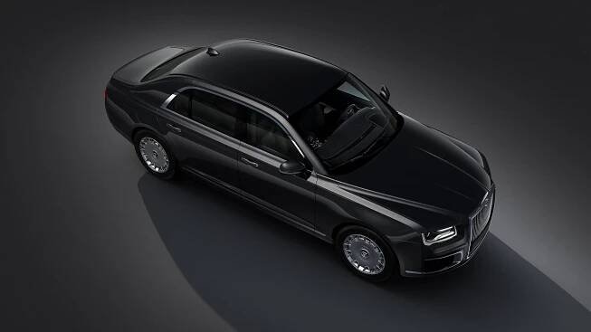 Putinova prezidentská limuzína jde do prodeje! Ruská státem řízená automobilka představuje první model!