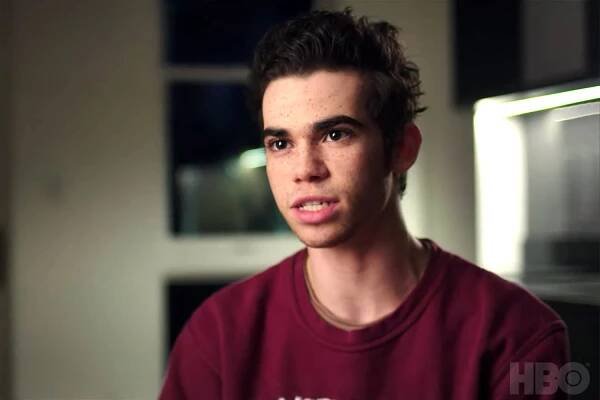 Evan Rachel Wood, Cameron Boyce, and more discuss being 'Showbiz Kids' in trailer for HBO doc