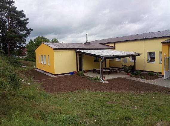 Zateplení fasády MŠ Nepomuk- Dvorec, 07-08/2021 | SENCO CHALOUPEK s.r.o.