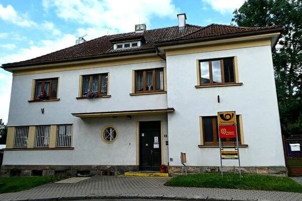 Pošta Hořiněves foto 1