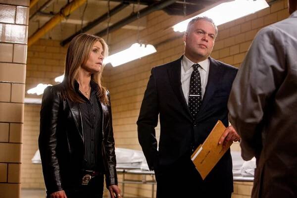 Zákon a pořádek: Zločinné úmysly - Mrtvola v parku - Z filmu - Kathryn Erbe, Vincent D'Onofrio