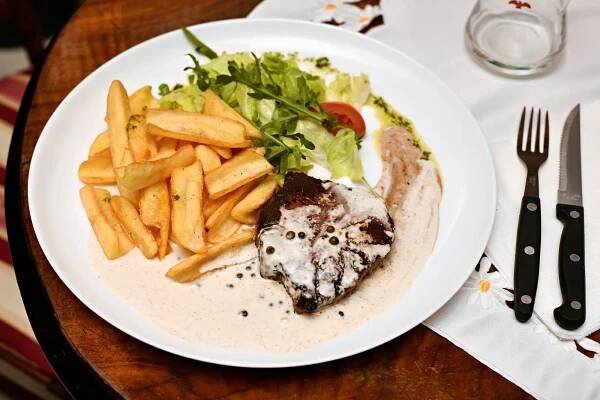 Italská kuchyně v centru Prahy: bohaté 3chodové menu pro 2 osoby s hovězí svíčkovou nebo panenkou
