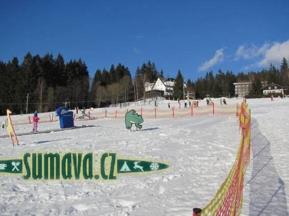 vlek Sirotek a dětský Penguinland, Špičák