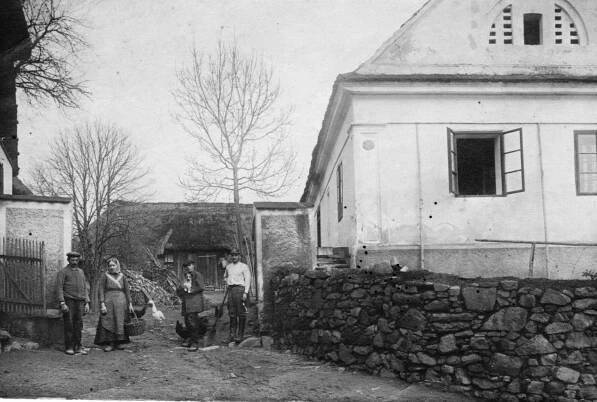 Krusičany č.p. 12 a jeho rodina. – Krusičany