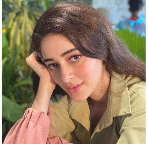 3 times Ananya Panday nailed monotone looks unlike anyone else!