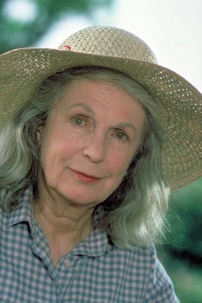 Geraldine Fitzgerald - Poltergeist II - Promo