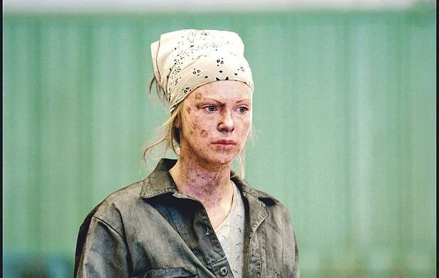Kočka Charlize Theron: Skrývá krásu za zrůdy a násilnice! V Šíleném Maxovi jí utrhli ruku