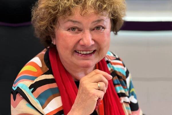 Jana Boušková ukazuje prstýnek po Daně Medřické | foto: Kateřina Dvořáková,  Český rozhlas