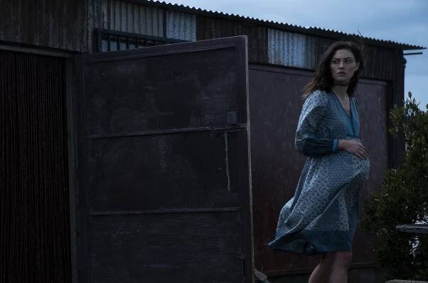 Rozkvět - The Kick Inside - Z filmu - Phoebe Tonkin