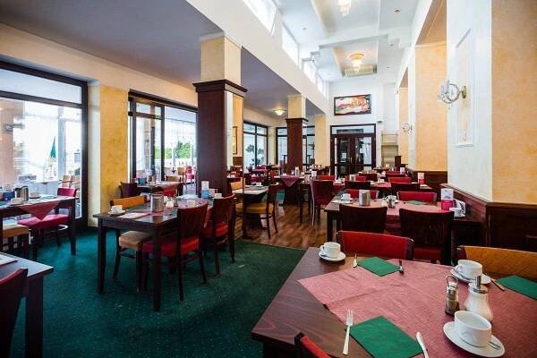 Restaurace a kavárna - Lázeňský hotel ROYAL Mariánské lázně