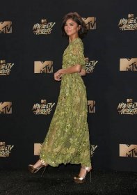 Cele|bitchy | Zendaya in Zuhair Murad at the MTV Awards: too fussy or lovely? 