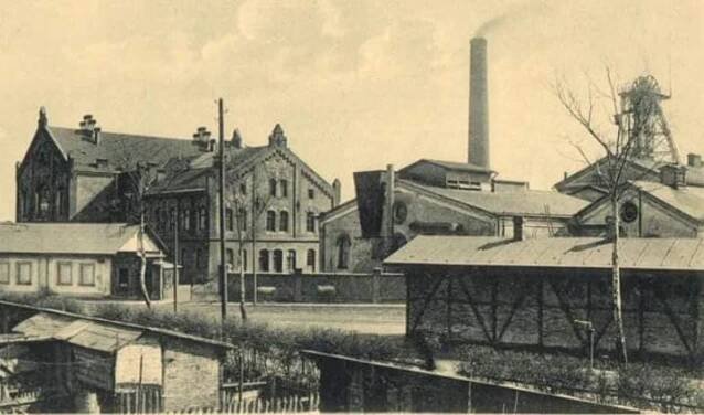Pohled na Důl Hlubina z Hlubinské kolonie (cca 1900-1910)