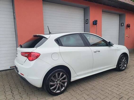 Prodej Alfa Romeo - Giulietta 1.4 Turbo VELOCE 88 kW