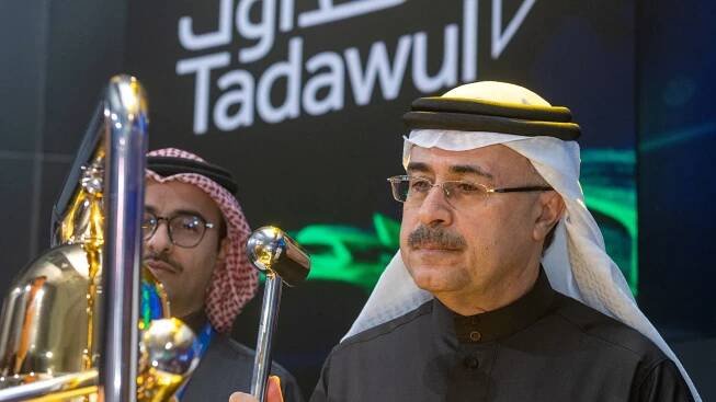 Saudi Aramco cuts spending as oil price war rages on