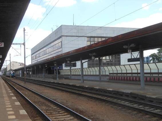 Soubor:Praha-Holešovice nádraží.jpg – Wikipedie