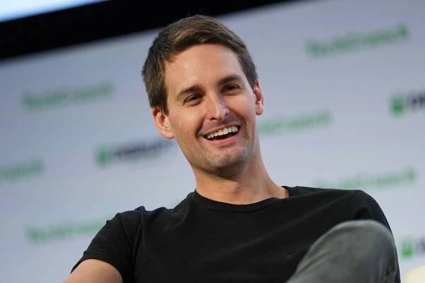 Snap breaks into 'startup squads' as ad revenue stalls