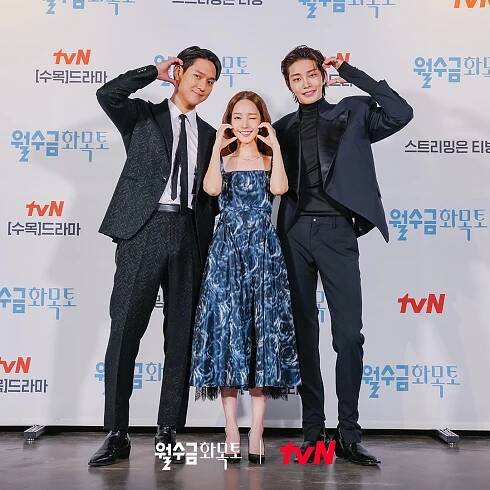 Park Min Young, Go Kyung Pyo a Kim Jae Young se těší na falešná manželství v seriálu Love in Contract. Slibují originalitu