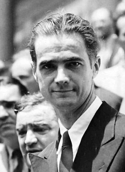 Hughes, Howard Robard Jr. : H