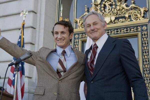 Victor Garber