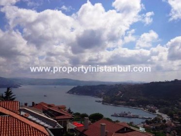 Spacious villa in large complex in Istanbul